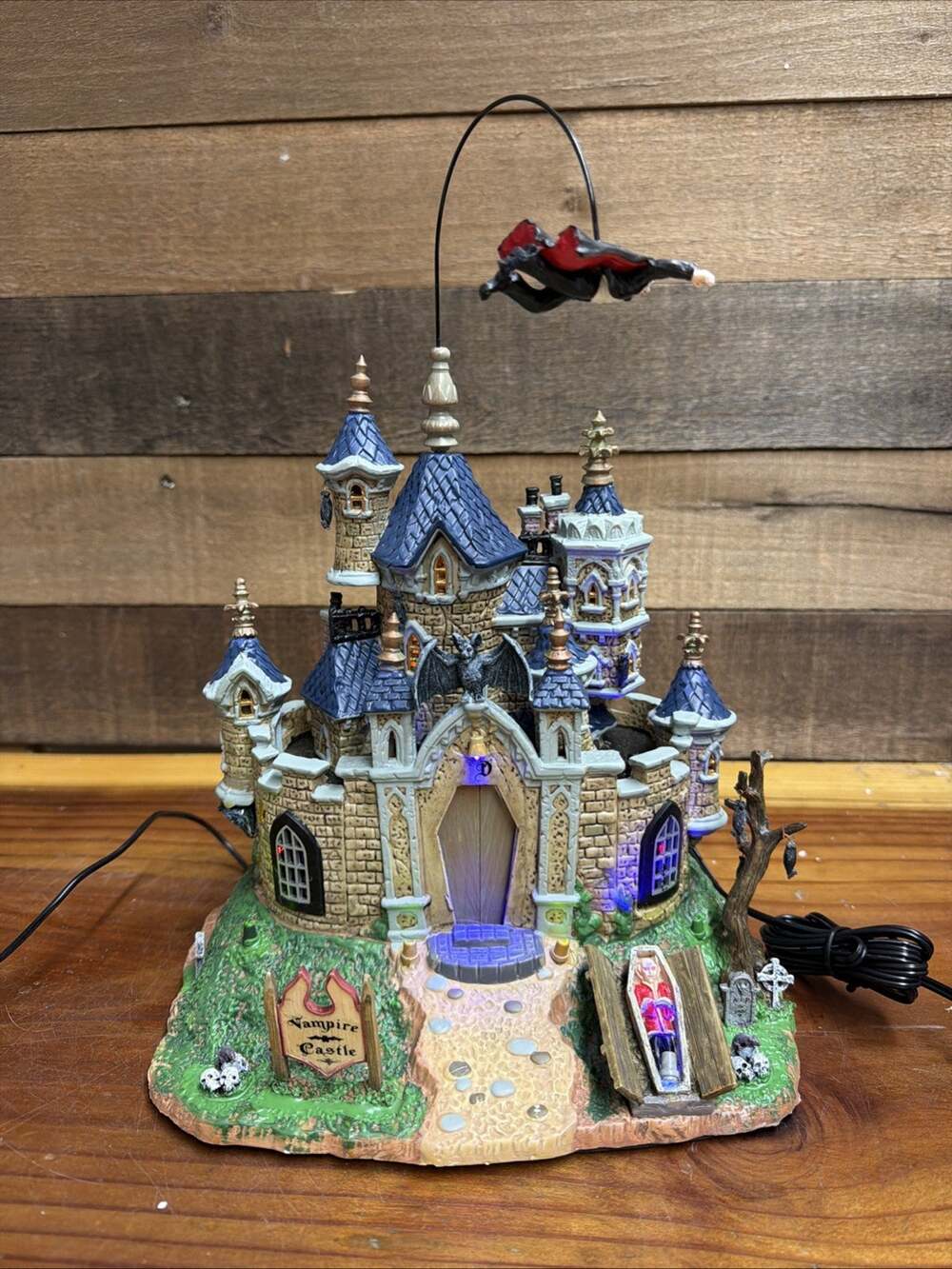 Lemax Spooky Town Collection VAMPIRE CASTLE Lighted & Sound In Box